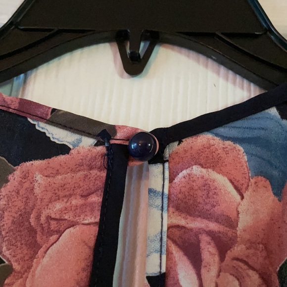 Fun Flower Papaya Top - Picture 7 of 7